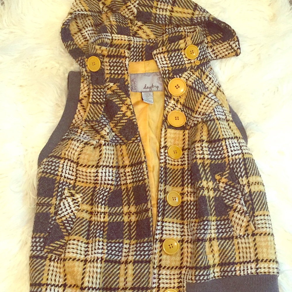 Daytrip- plaid vest